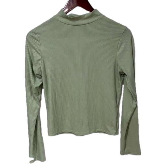 Olivia Rae light green long sleeve crop top size large - Picture 1 of 9